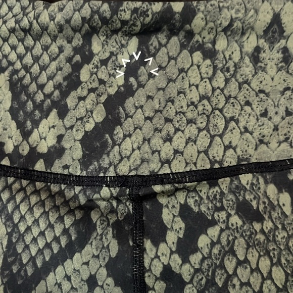 Like NEW! VARLEY Bedford Leggings! - Picture 5 of 5